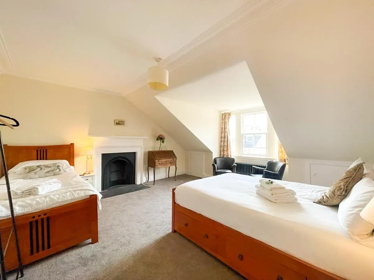 Apartment Remarkable 5Br Townhouse With Garden, Sleeps 12 Edinburgh United Kingdom