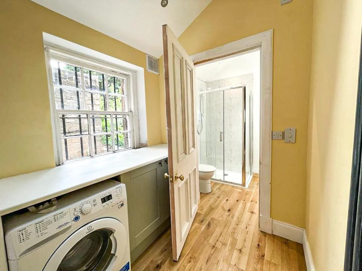 Remarkable 5Br Townhouse With Garden, Sleeps 12 Edinburgh Apartment