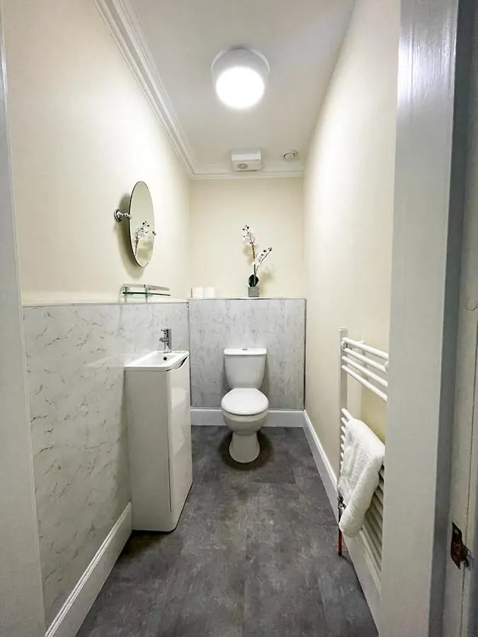 Remarkable 5Br Townhouse With Garden, Sleeps 12 Edinburgh
