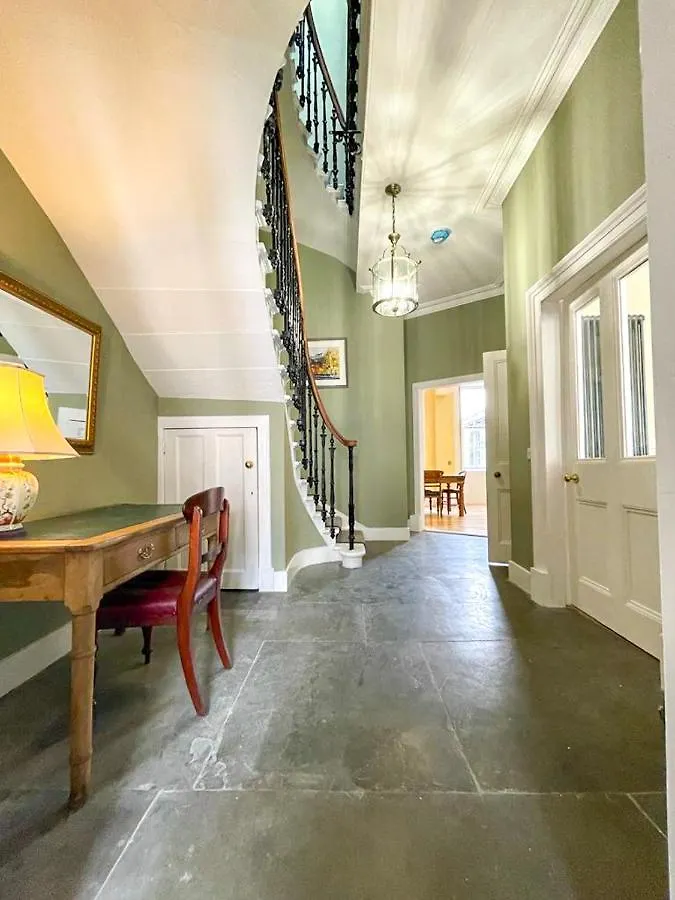 Remarkable 5Br Townhouse With Garden, Sleeps 12 Edinburgh