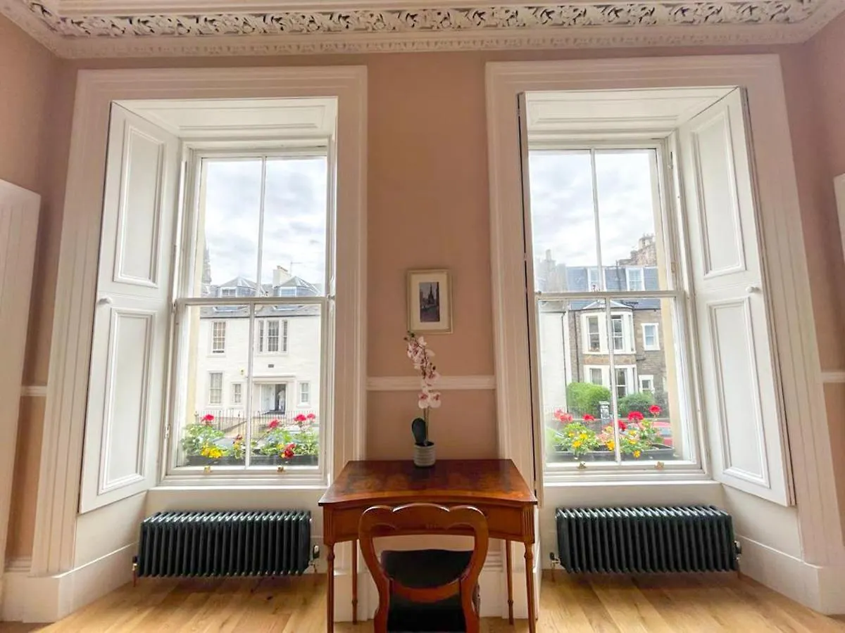 Remarkable 5Br Townhouse With Garden, Sleeps 12 Edinburgh Apartment