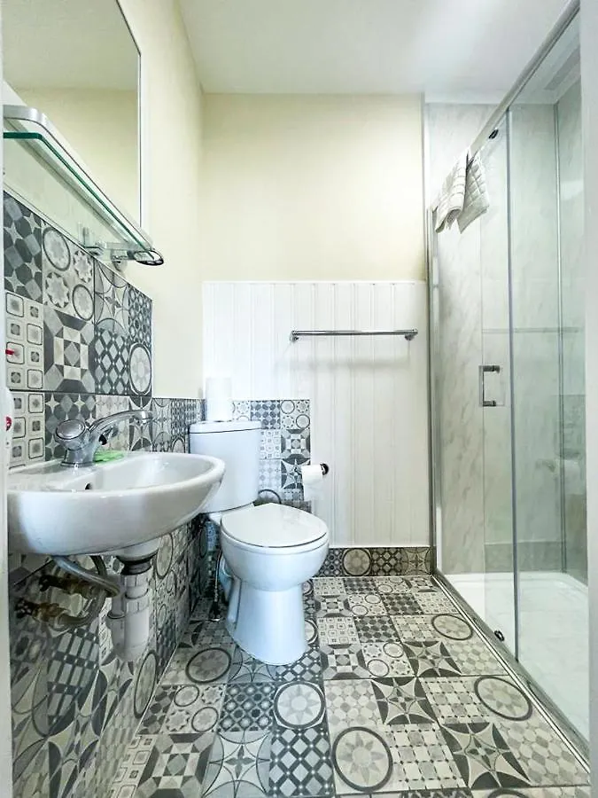 Apartment Remarkable 5Br Townhouse With Garden, Sleeps 12 Edinburgh