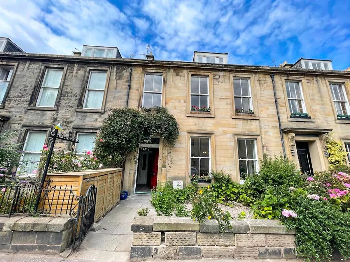 Apartment Remarkable 5Br Townhouse With Garden, Sleeps 12 Edinburgh