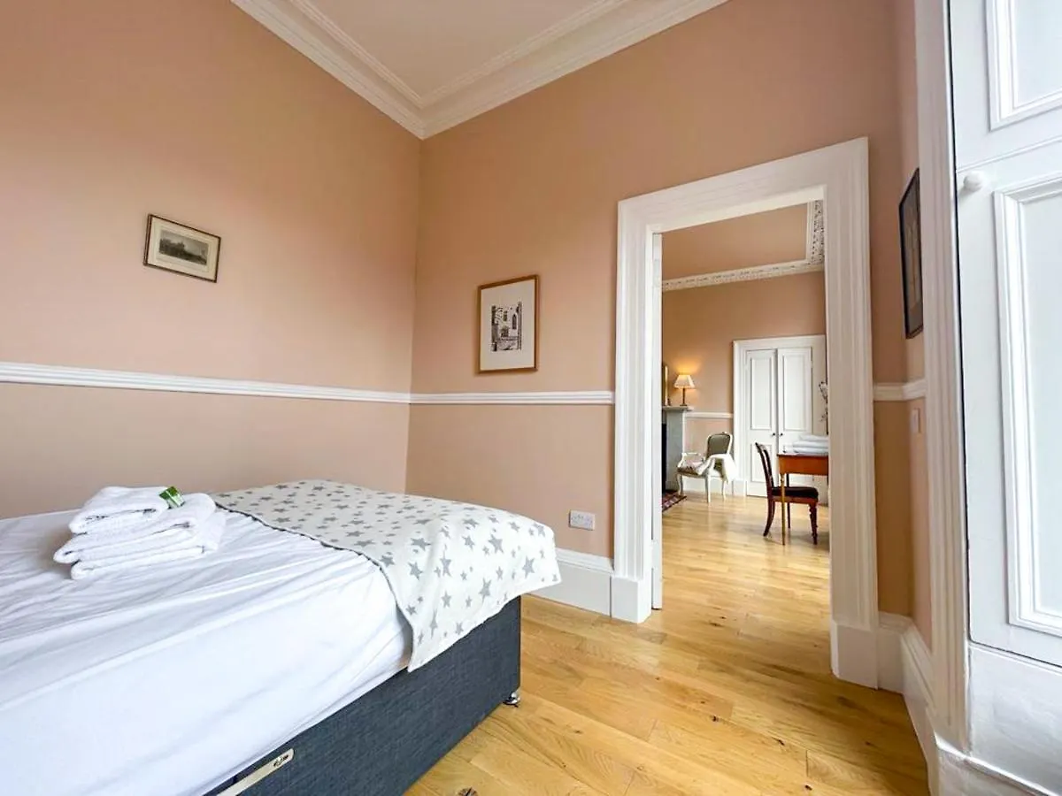 Remarkable 5Br Townhouse With Garden, Sleeps 12 Edinburgh United Kingdom