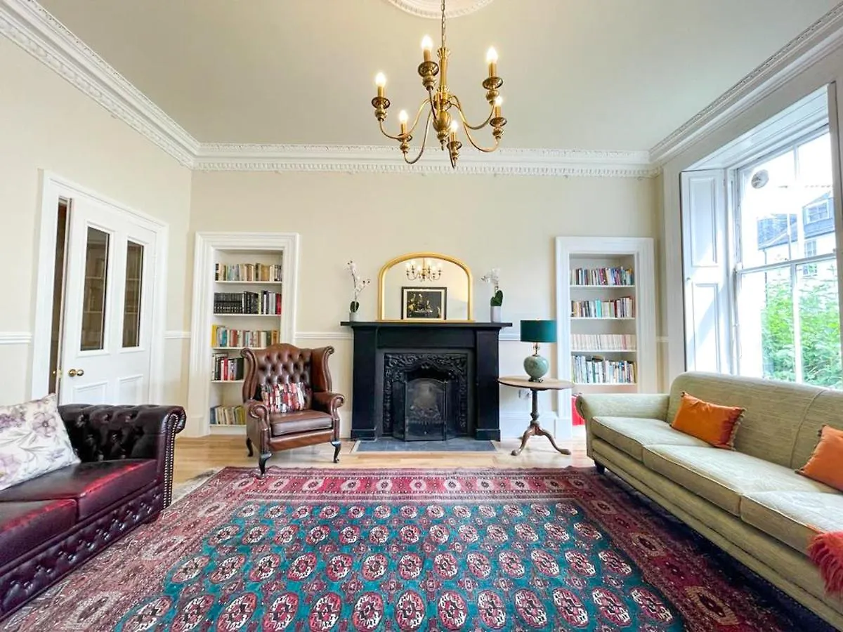 Apartment Remarkable 5Br Townhouse With Garden, Sleeps 12 Edinburgh