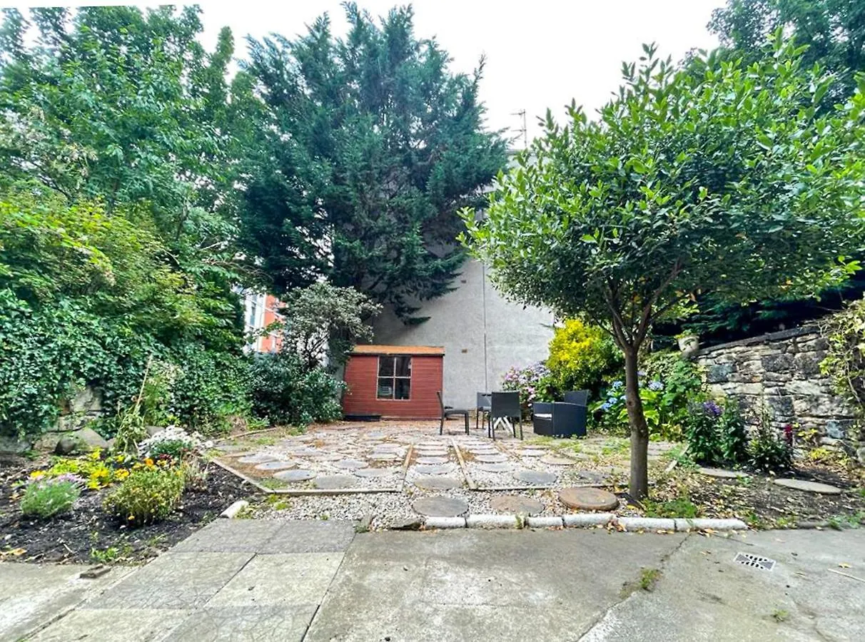Apartment Remarkable 5Br Townhouse With Garden, Sleeps 12 Edinburgh