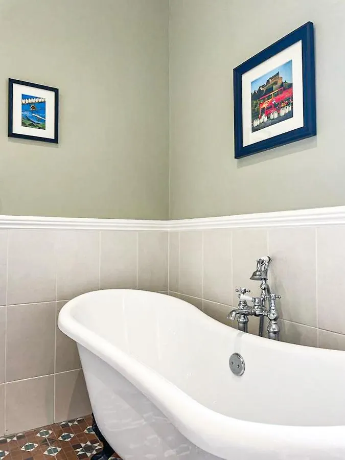 Remarkable 5Br Townhouse With Garden, Sleeps 12 Edinburgh United Kingdom